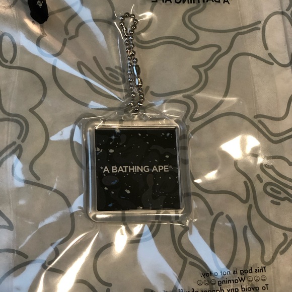 Bape space camo keychains - Picture 5 of 5